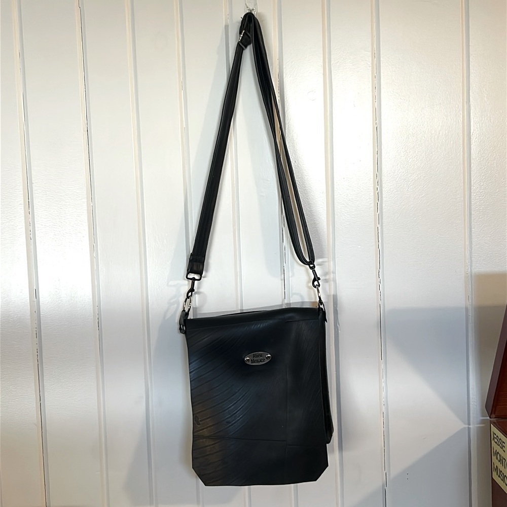 ALIEN MENACE PURSE